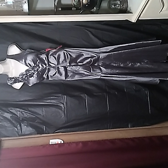 R&M RICHARDS SEXY EVENING DRESS - Picture 2 of 9